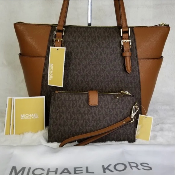 🎉Host Pick x2🎉 NEW MICHAEL KORS 2 SET AUTHENTICITY GUARANTEED - Picture 2 of 12